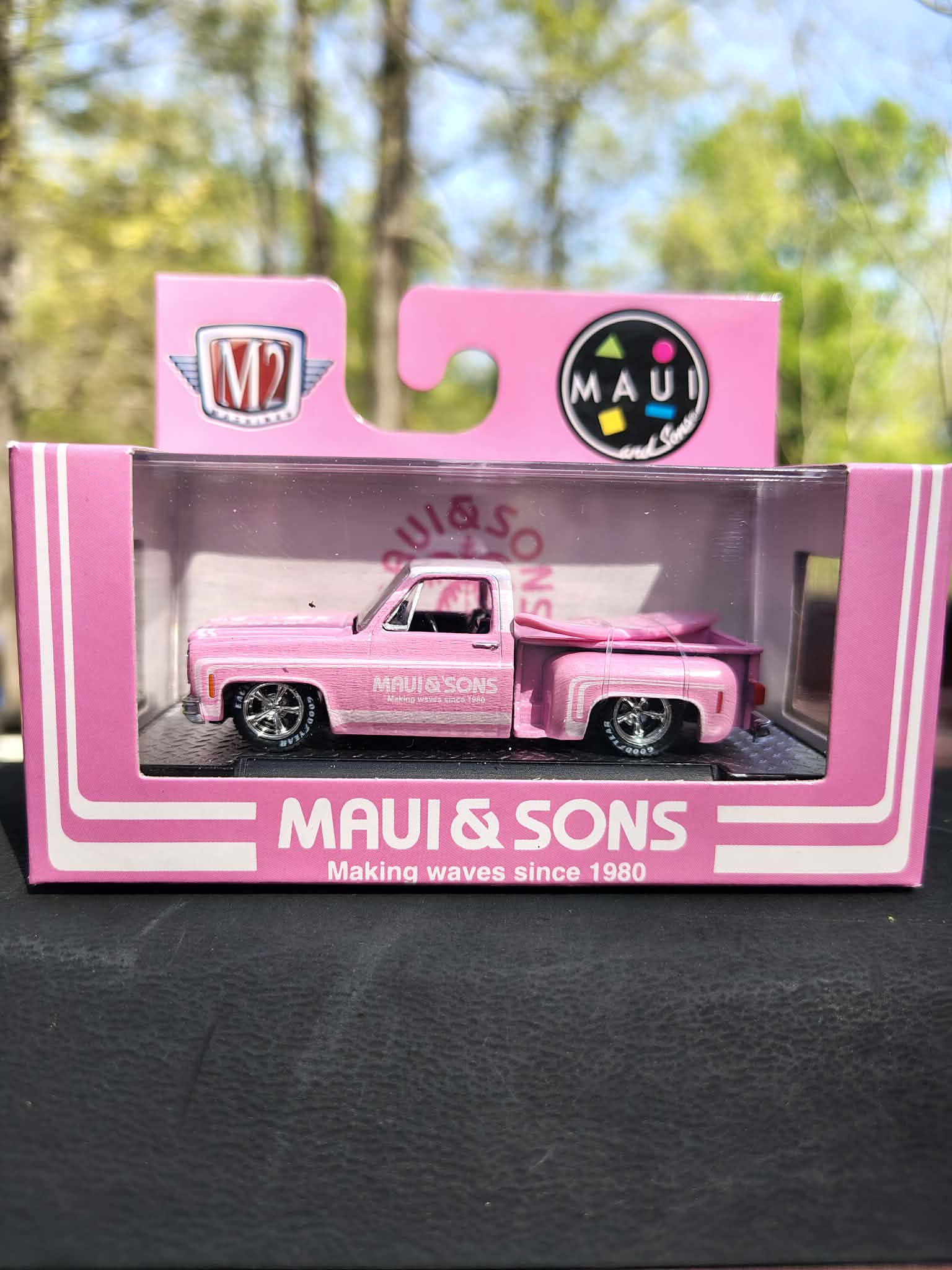M2 Machines,1979 Chevrolet Silverado Stepside "MAUI" 1:64