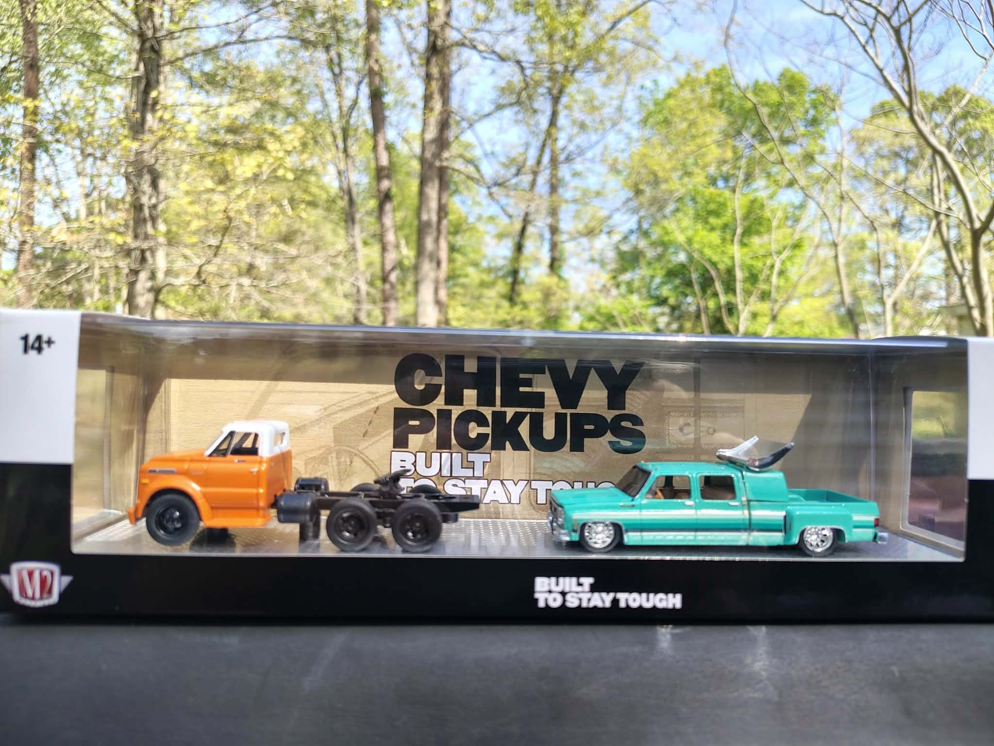 M2 Machines 1:64 Auto-Haulers R92 1970 Chevy C60 1974 Cheyenne Super 30 Squarebody