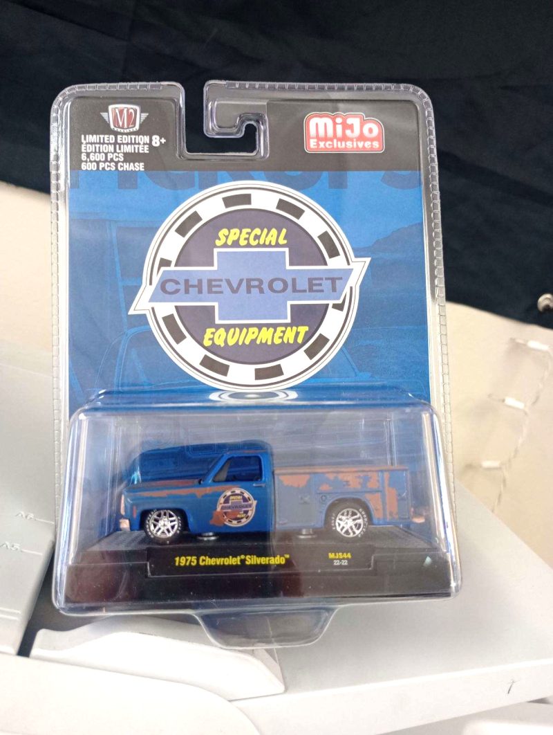 M2 Machines MiJo Exclusives 1975 Chevrolet Silverado